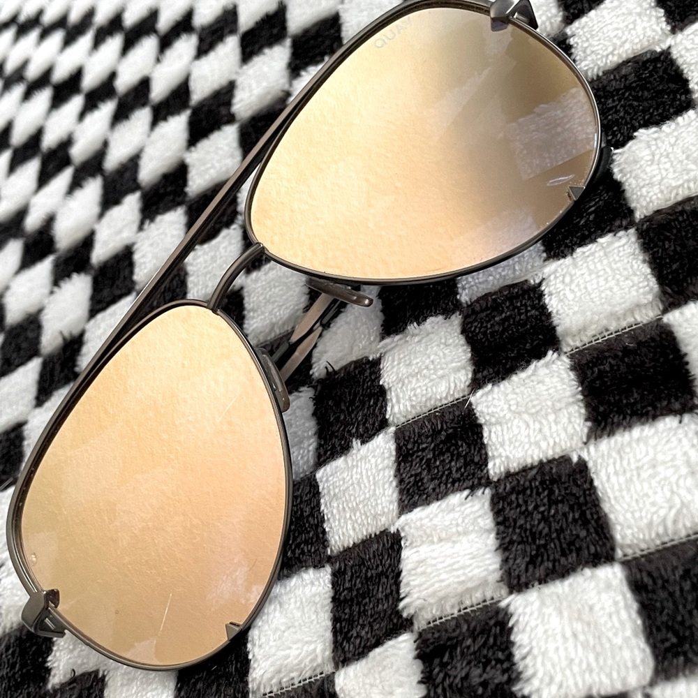 Quay X Desi Perkins rose high key sunglasses